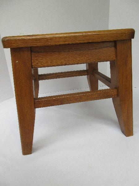 Oak Step Stool w/ Center Cut Out Handle