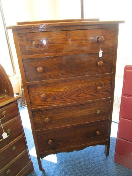 Wooden Standing 5 Drawer Dresser Wooden Pulls Raised Pediment, Escutcheons