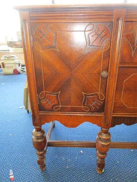 Mahogany Wood Dresser, 2 Drawers, 2 Hutch Doors, Ornate Curved, Curved-to-Point Front