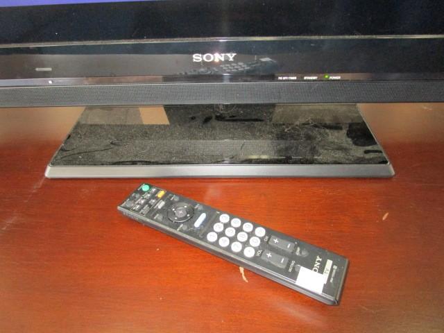 Sony Bravia LCD Color TV HD, 40" Corner-To-Corner