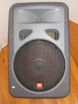 JBL EON Power 15" Powered Speaker in Gray Case