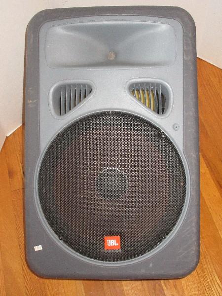 JBL EON Power 15" Powered Speaker in Gray Case