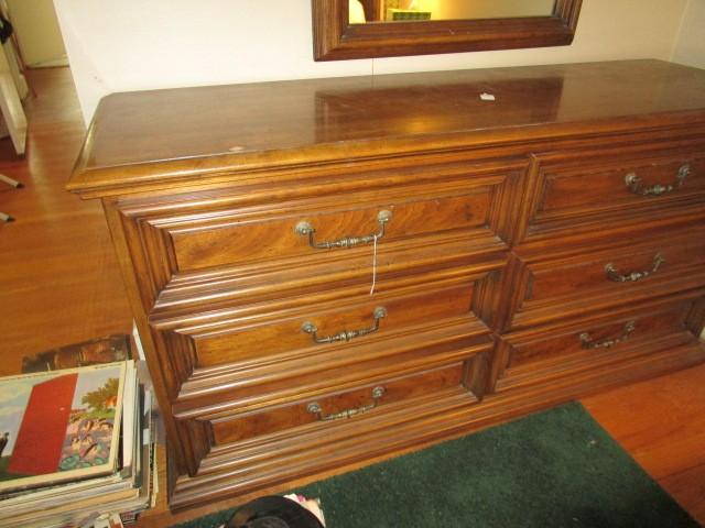 Dark Mahogany Henredon Dresser w/ Mirror, 6 Dovetailed Drawers w/ 6 Brass Pulls