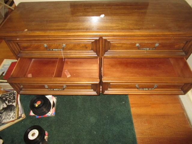 Dark Mahogany Henredon Dresser w/ Mirror, 6 Dovetailed Drawers w/ 6 Brass Pulls