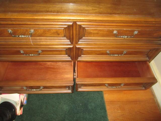 Dark Mahogany Henredon Dresser w/ Mirror, 6 Dovetailed Drawers w/ 6 Brass Pulls