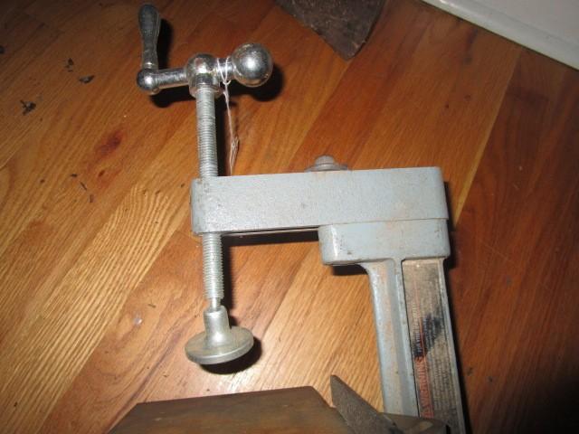 Delta Metal Desk Mounted Vise