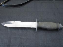 Stainless Steel Hunting/Carving Knife G.C.Co. 774 Japan, Black Handle