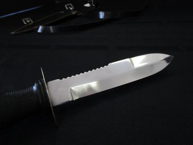 Stainless Steel Hunting/Carving Knife G.C.Co. 774 Japan, Black Handle