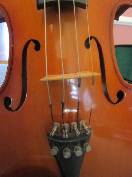 Parrot Chinese Wooden Vintage Violin 1975 in Black Case 'Tienshen China'