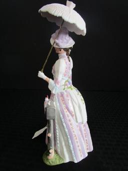 Avon Presidents Club Porcelain/Ceramic Figurine Purple Dress 1988 'Mrs. P.F.E. Albee' Award