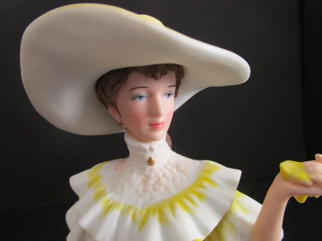 Avon Presidents Club Porcelain/Ceramic Figurine Yellow Dress 1990 'Mrs. P.F.E. Albee' Award