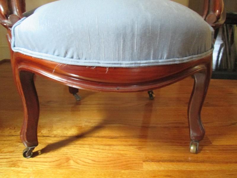 Dark Mahogany Wood Chair w/ Curled/Grooved Shield Back/Curved Arms, Curved Front Legs