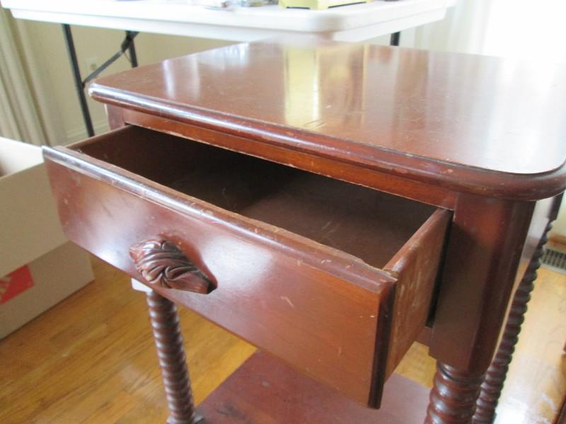 Wooden Side Dovetailed Table, Twist Columns to Block/Spindle Legs