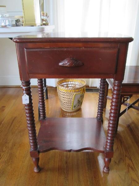 Wooden Side Dovetailed Table, Twist Columns to Block/Spindle Legs