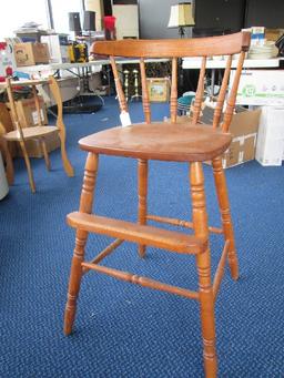 Vintage Wooden Spindle Design Child Chair w/ Stretchers