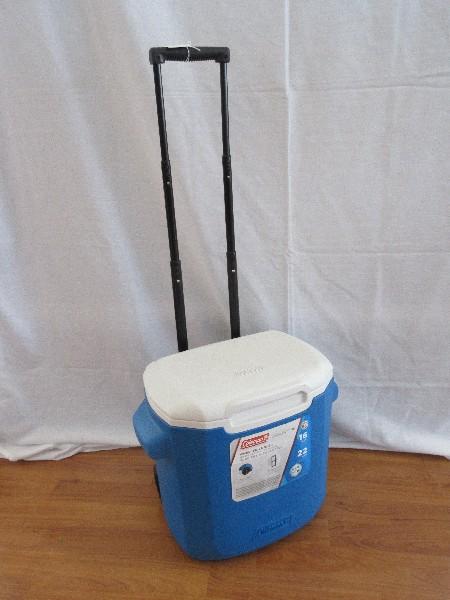 Coleman 16qt 22 Cans Wheeled Cooler w/ Telescoping Handle