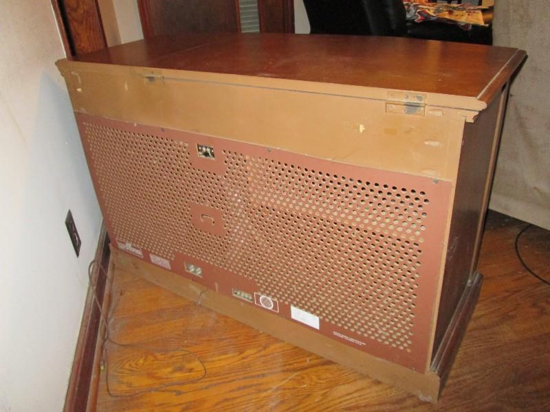 Vintage Zenith Record Player Console Wooden Body Open Top