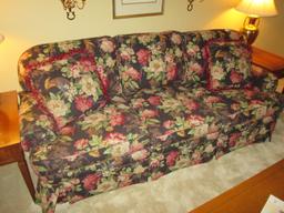 King Hickory 3 Seat Sofa w/ Floral Pattern Upholstered Print w/ 2 Throw Cushions