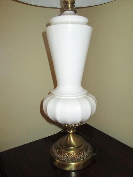 White Ceramic Table Lamp, Ornate Brass Base/Acanthus Leaf Neck, Scallop Wide Base