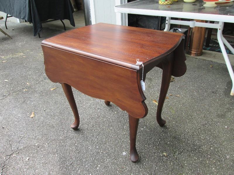 Wooden Drop Leaf Side Table Bracket Trim Curved To Pad Feet
