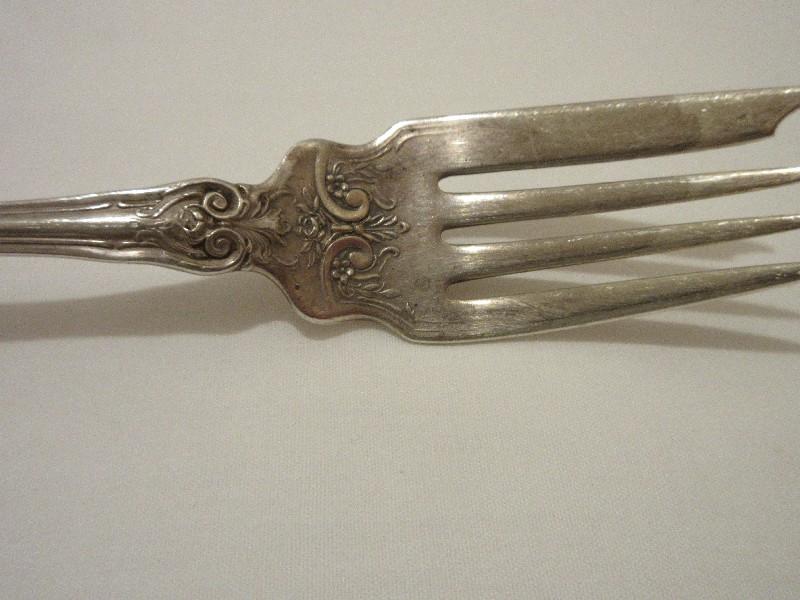 19 Pieces - Wallace Sterling La Reine Pattern 1921 Silverware 7 Modern Hollow 9" Knives