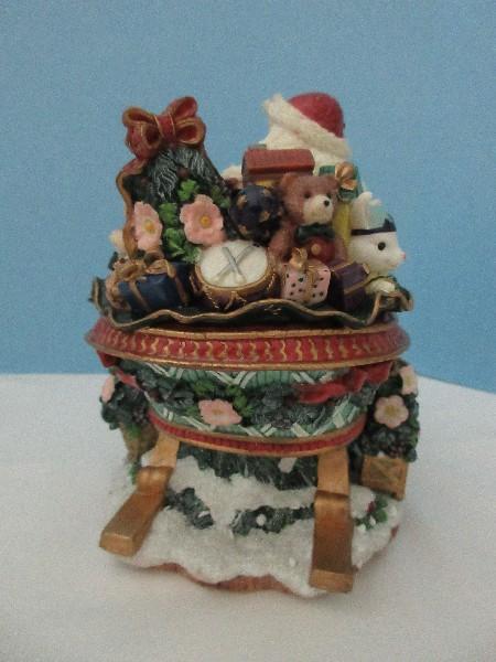 Fitz & Floyd Holiday Musicals Collection Santa's Open Sleigh Resin Figurine Plays "Jingle Bells"