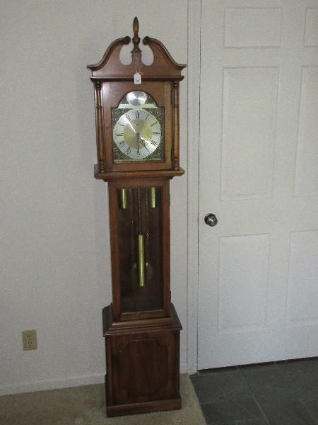 Ridgeway Grandmother Clock Fruitwood Case Finish 3 Weights, Pendulum Arched Pediment