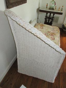 Traditional Wicker Chaise Fainting Couch w/ Floral Tufted Cushion