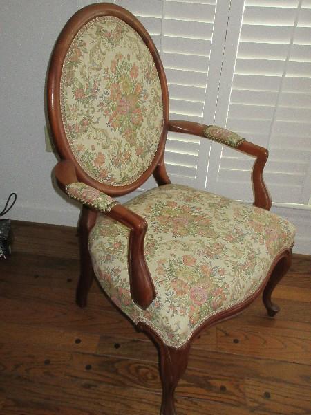 French Inspired Bergere Louis XVI Style Medallion Back Arm Chair w/ Padded Arms