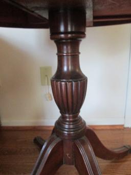 Wooden Round Top Side Table Urn/Spindle Stand w/ 4 Curved Legs Grooved, Brass Paw Feet