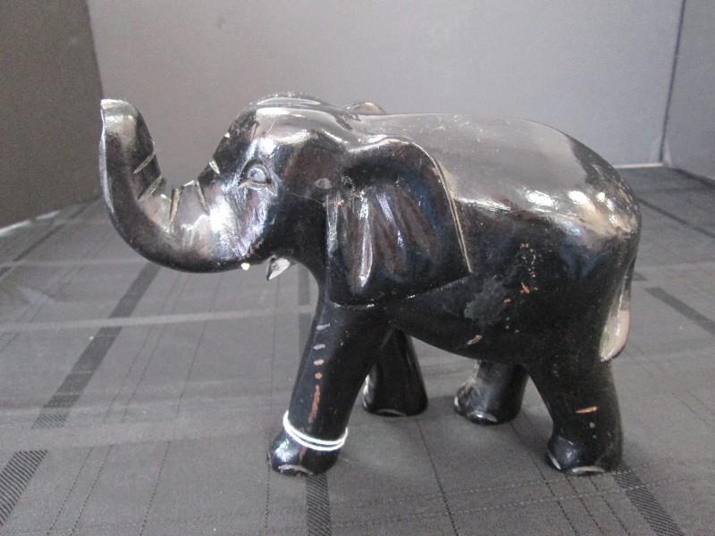 Black Wooden Elephants Décor