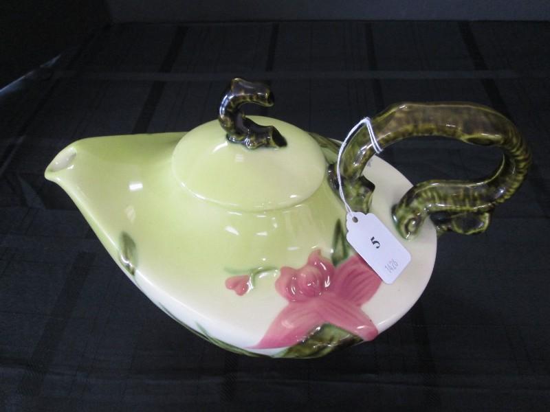Hull W.26 USA Pottery Teapot Pink to Yellow Fade Pink/Yellow Floral Motif