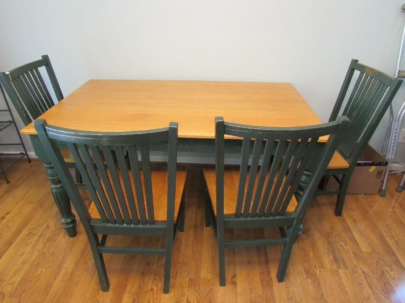 Wooden Top/Green Base Table w/ Chairs Scallop/Grooved Legs Chairs Slat Back