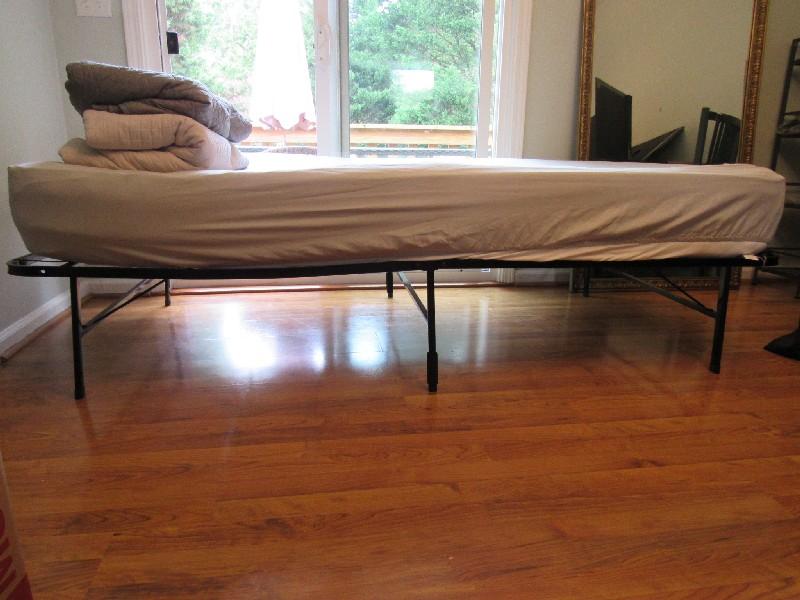 Black Metal Folding Bed