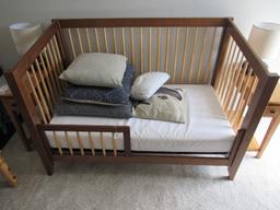 Wooden Da Vinci Convertible Child's/Baby Crib Narrow Legs, Slat Descending Sides w/ Extra Side