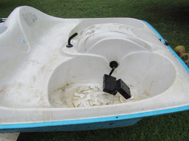 Sundolphin 5 Fiberglass Paddle Boat 110lbs, 550lbs Capacity