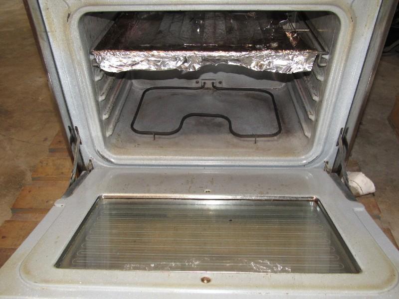 Vintage Cookmaster Gas Oven Frigidaire Compact 30 Green Metal