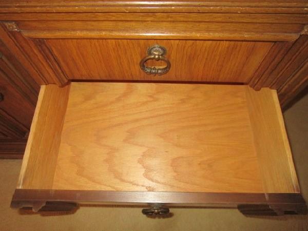 Mahogany Wooden Long Vanity Dresser w/ Mirror 9 Drawers, 2 Hutch Doors, Brass Pulls