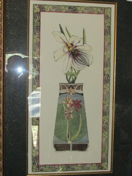 White Flower in Artistic Vase Picture Print in Acanthus Gilted Trim Wooden Frame/Matt
