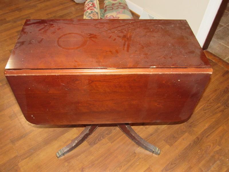 Duncan Phyfe Drop Leaf Table Wooden Urn/Grooved Pedestal to Grooved Legs