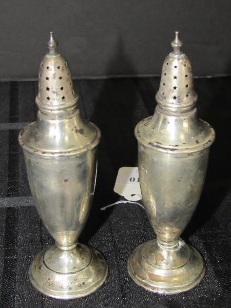 2 Tall Urn Design Salt/Pepper Shakers, 'International Sterling 558'