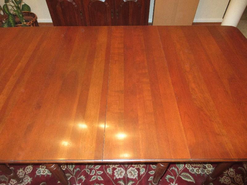 Stately Pennsylvania House Traditional Sheraton Style Cherry Drop-Leaf Dining Table