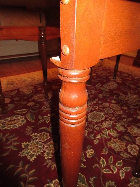 Stately Pennsylvania House Traditional Sheraton Style Cherry Drop-Leaf Dining Table