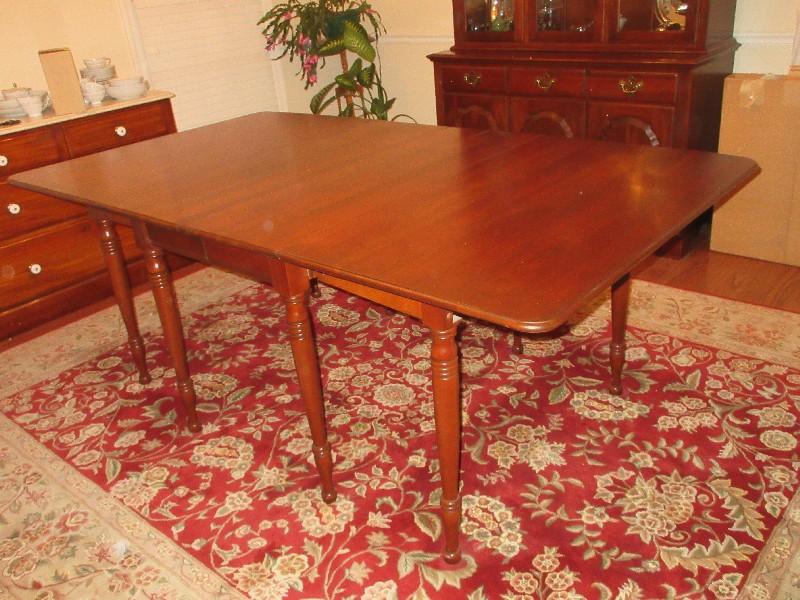 Stately Pennsylvania House Traditional Sheraton Style Cherry Drop-Leaf Dining Table