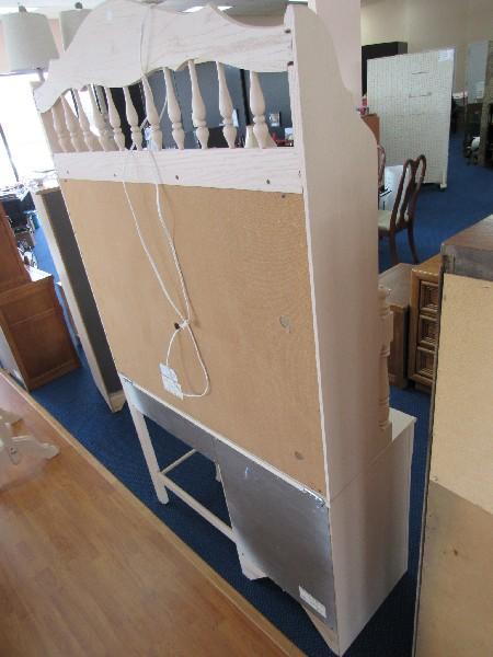 Stanley Furniture Pale Wooden 4 Drawer Desk w/ 1 Ladder Back Chair