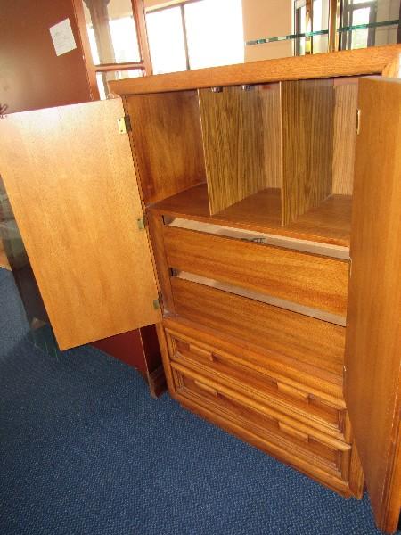 Tall Wooden Dresser/Organizer, 3 Pigeon Holes, 2 Drawers Inner, 2 Lower, 2 Hutch Doors