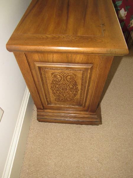 Wooden Stanley Furniture Teak Side Table 2 Doors w/ 1 Inlay Shelf