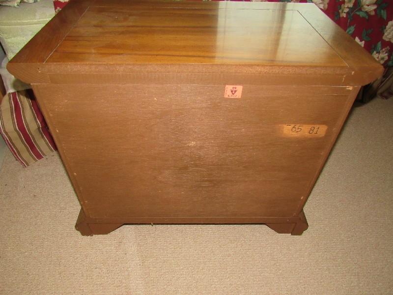 Wooden Stanley Furniture Teak Side Table 2 Doors w/ 1 Inlay Shelf