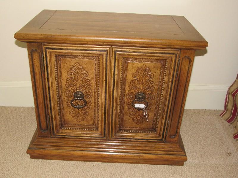 Wooden Stanley Furniture Teak Side Table 2 Doors w/ 1 Inlay Shelf