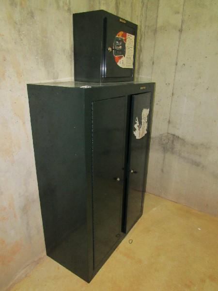 Gun Safe Green Metal by Stack-On, Grey Felt Inlay, 2 Doors w/ Locks/Keys